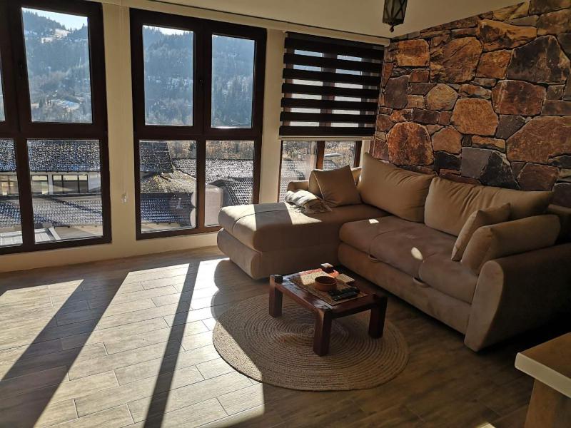 One-Bedroom Apartment image 1