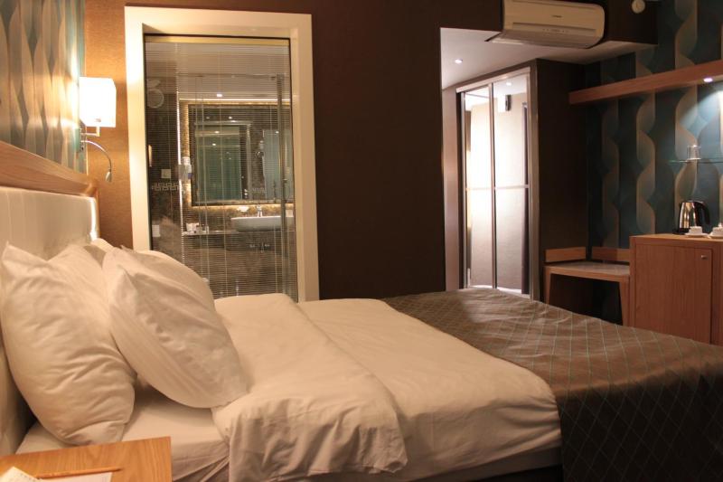Junior Suite image 2