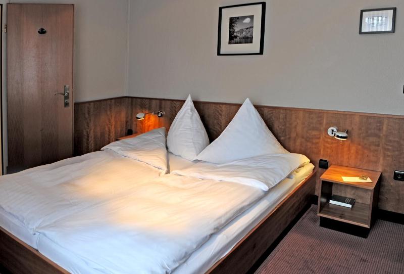 Double Room image 4
