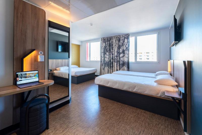 Quadruple Room image 1