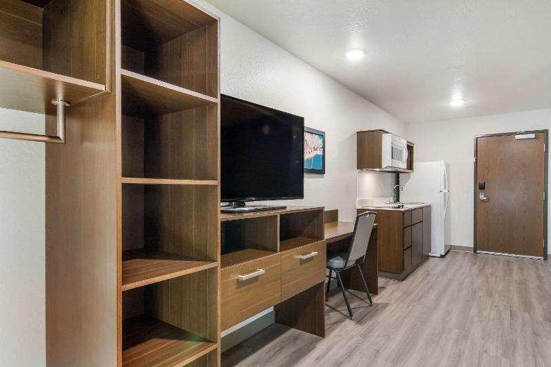QUEEN SUITE image 3