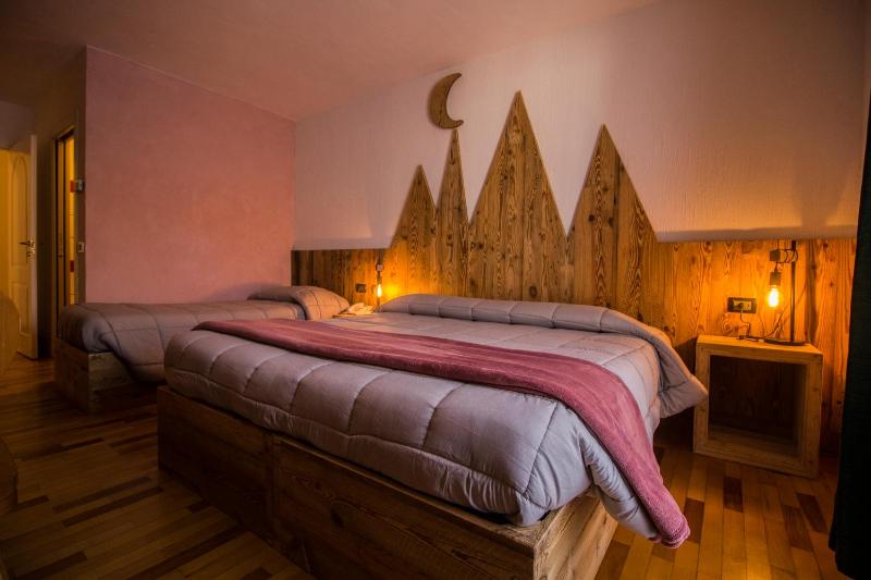 Superior Triple Room image 2