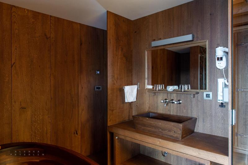 Deluxe Suite image 4
