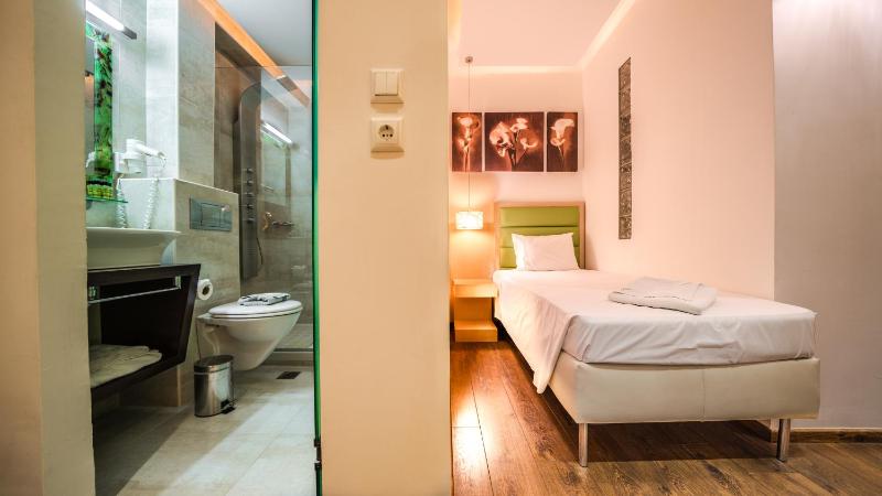 Suite with Panoramic Sea View image 4