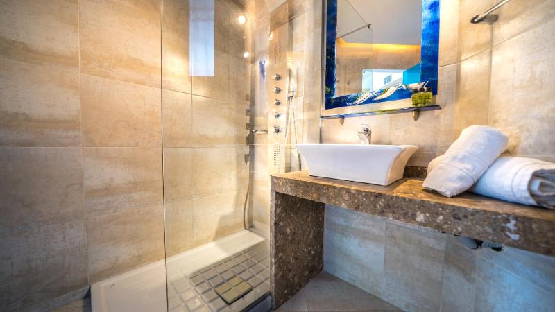 Superior Suite image 4