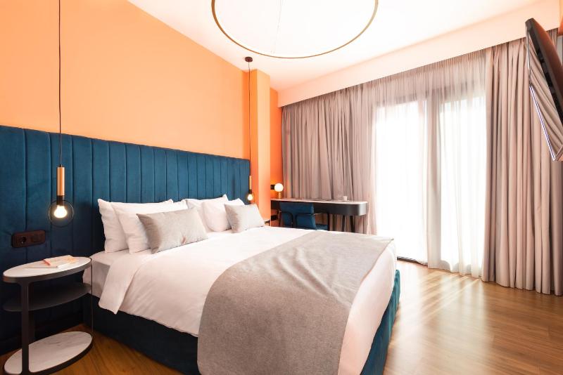 Deluxe Suite image 4