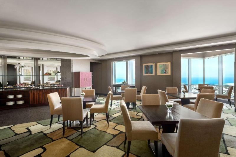 Horizon King Club Room - Lounge Access Including Afternoon Tea, All Day Soft Beverages, Evening Sundowners & Canapes  image 3