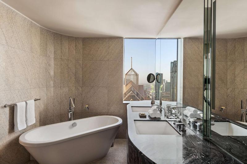 One-Bedroom Club Suite - Lounge Access Including Afternoon Tea, All Day Soft Beverages, Evening Sundowners & Canapes  image 1