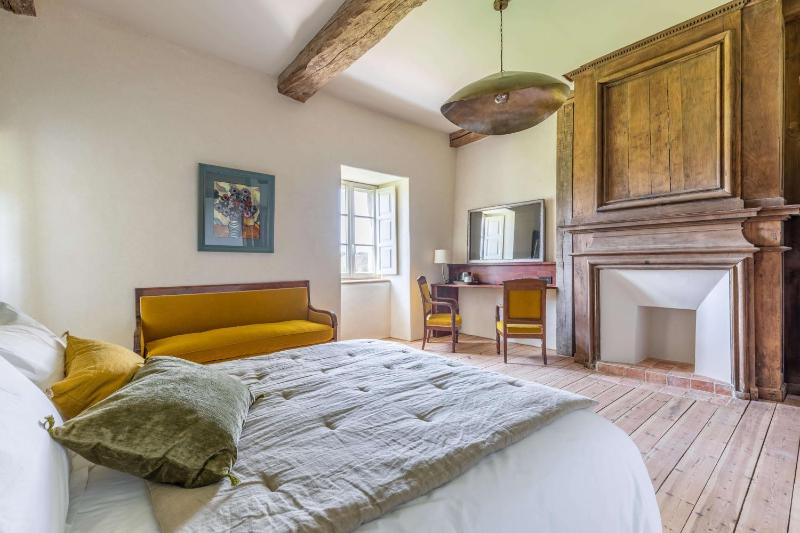 Double Room with Private Bathroom image 2