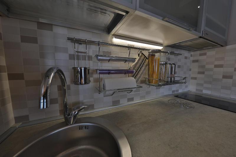 Business & Travel Apartments - image 4
