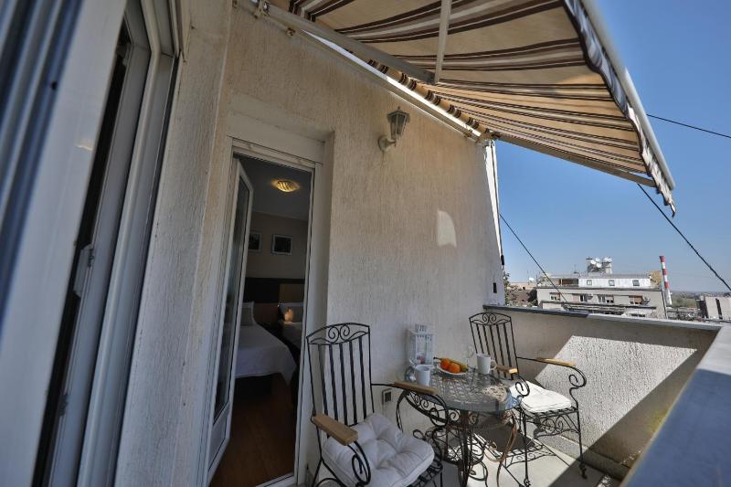 Business & Travel Apartments - image 12