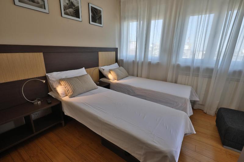 Business & Travel Apartments - image 7