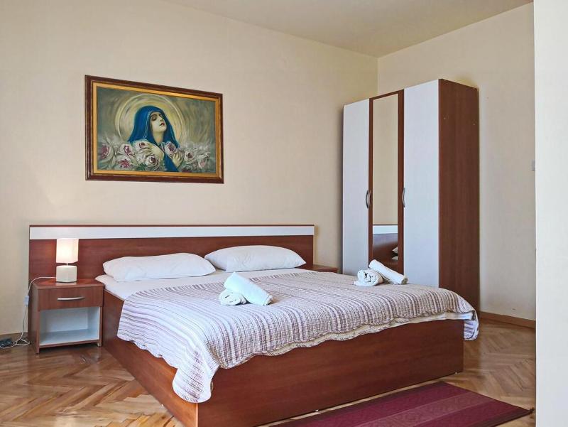 Three-Bedroom Apartment with Terrace image 3