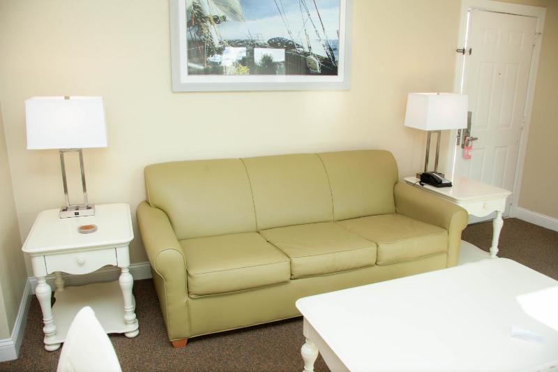 Queen Suite image 4