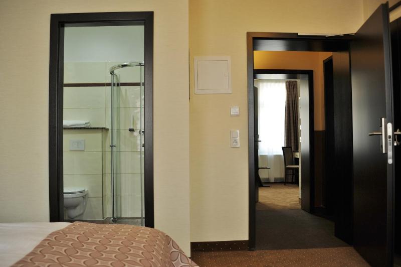 Standard Single Room image 4