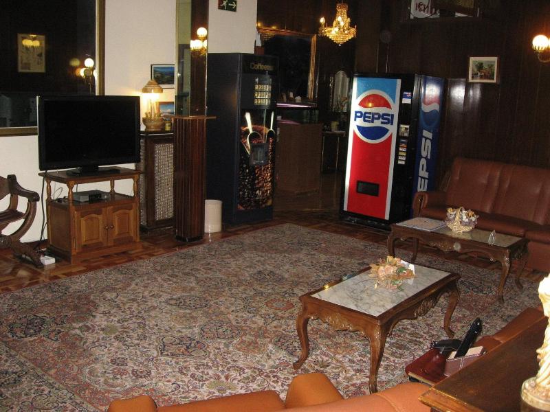 Hostal Maria Cristina - image 10