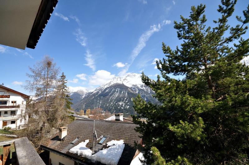 Apartment with Mountain View image 3
