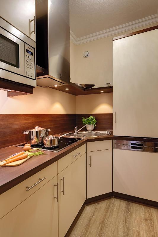 Superior One-Bedroom Apartment with Balcony image 2
