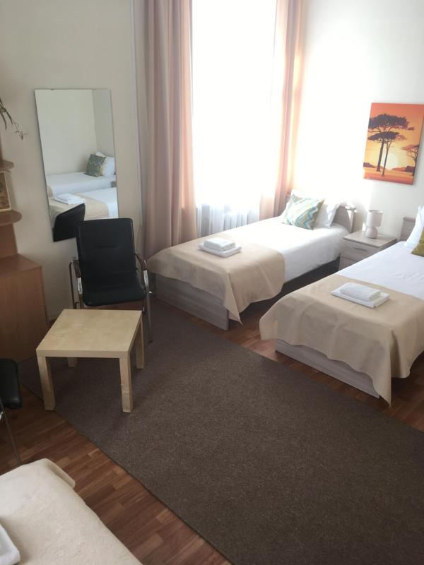 Bed in 4-Bed Mixed Dormitory Room with Shared Bathroom image 2