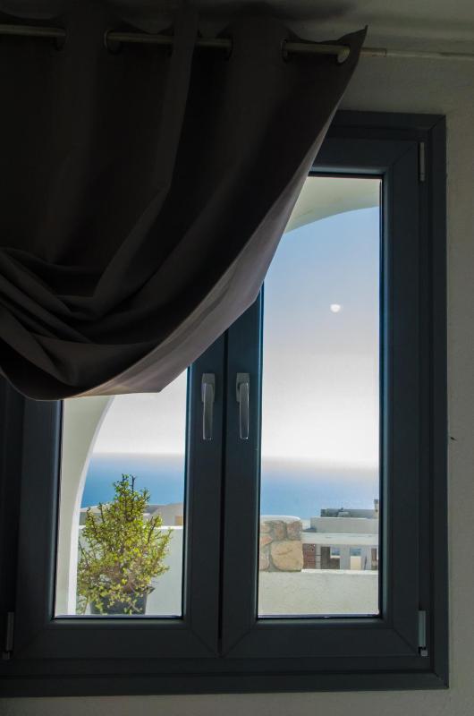 Family Room with Sea View image 3