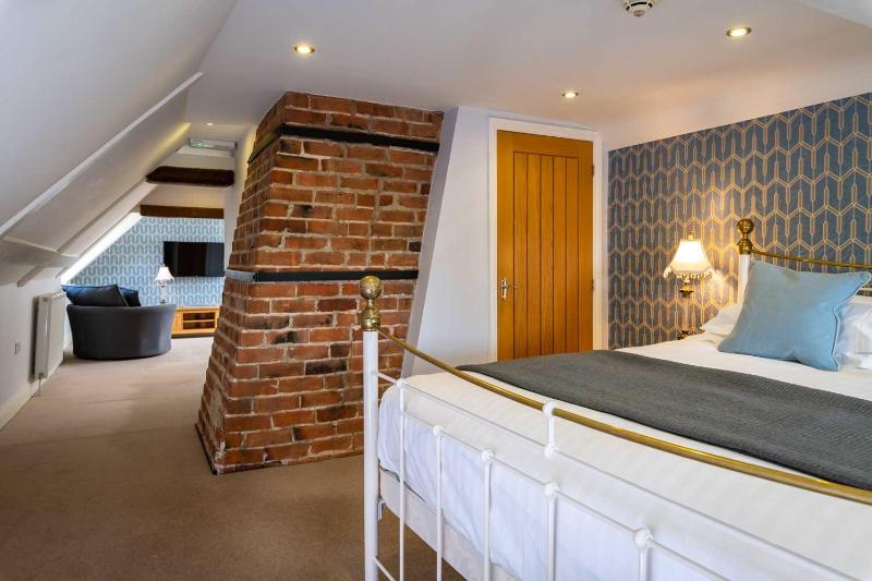 Superior Suite image 3