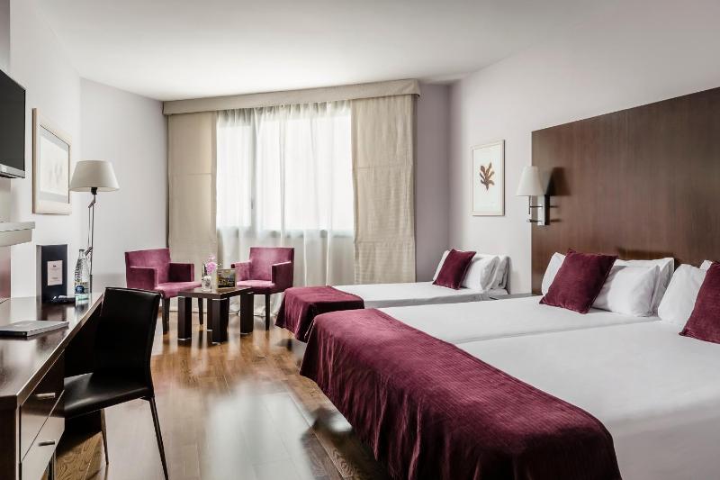 Double Room with Extra Bed image 1