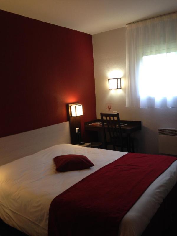 Double Room image 3
