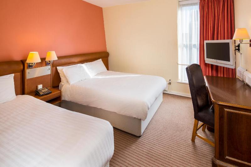 Standard Family Room with One Double and One Single Bed image 2