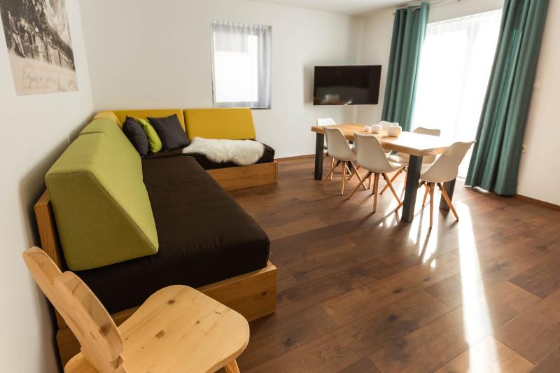 Apartment with Mountain View image 2