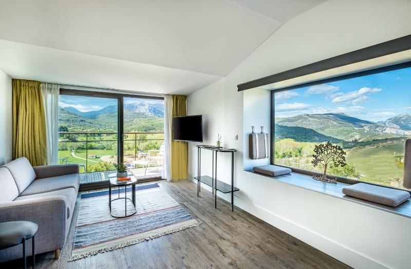 Olive Suite image 3