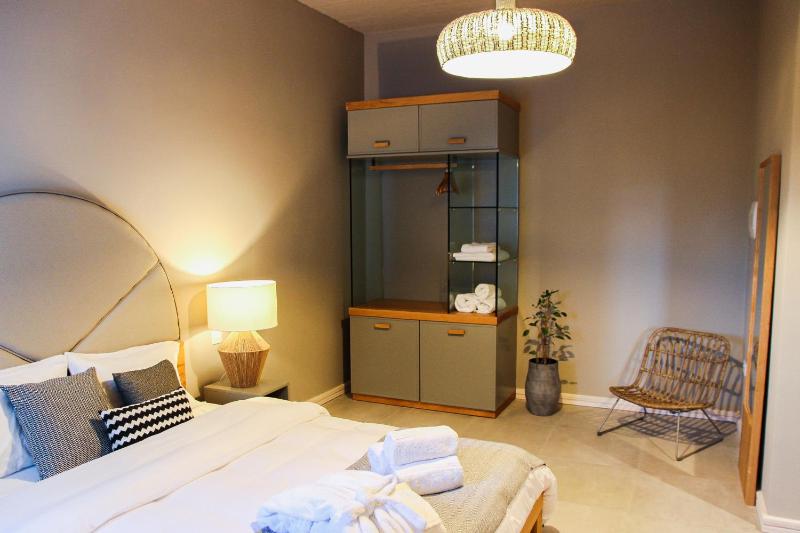 King Room image 2
