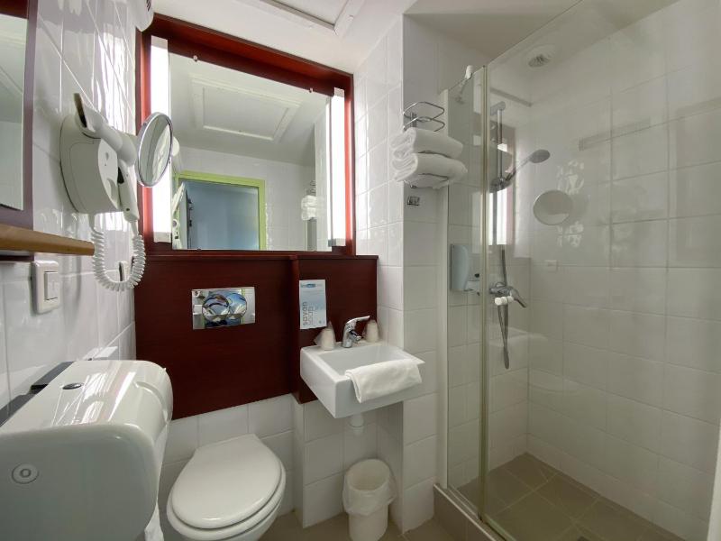 Superior Double Room image 4