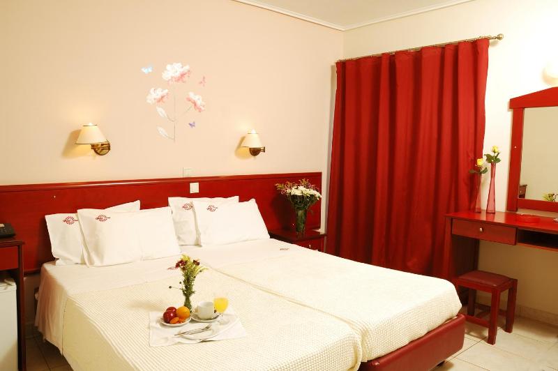 Twin Room with Balcony image 4