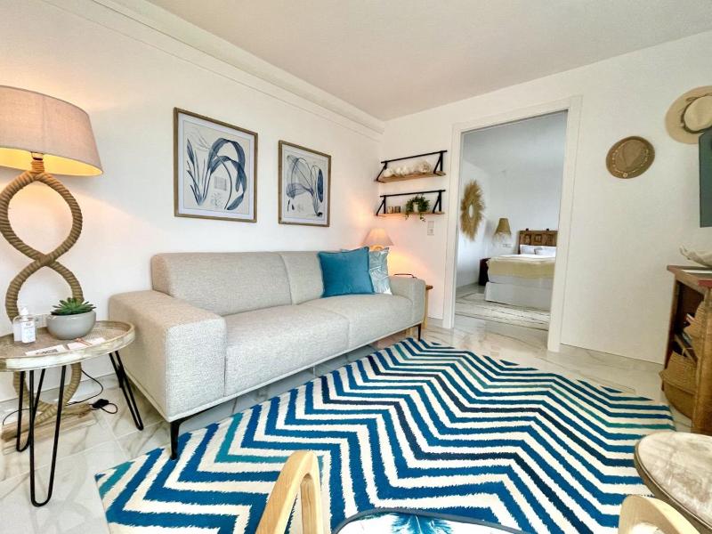 One-Bedroom Apartment image 4