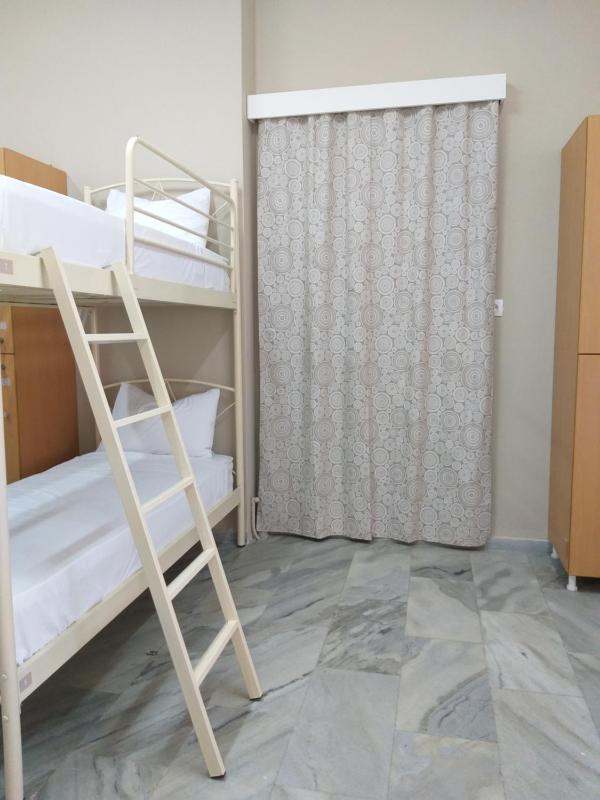 Bed in 10-Bed Female Dormitory Room with Private Bathroom image 3