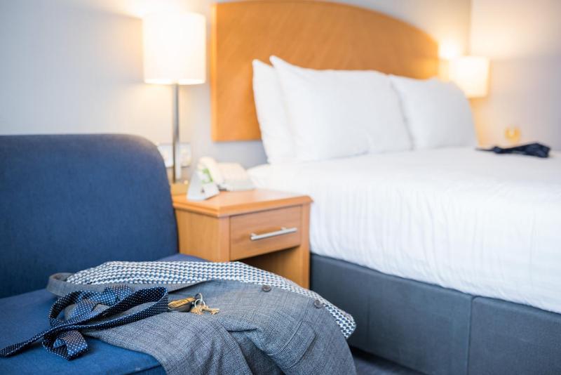 Standard Double Room image 3