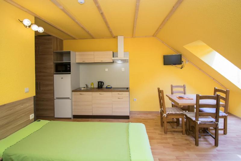 Apartment image 3