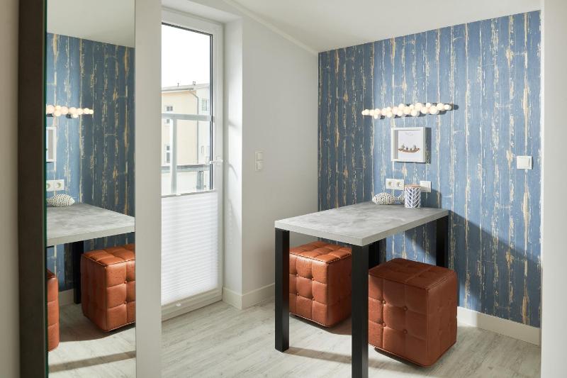 Family Suite with Balcony image 4