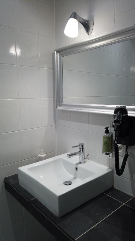 Two-Bedroom Apartment with Sea View image 3