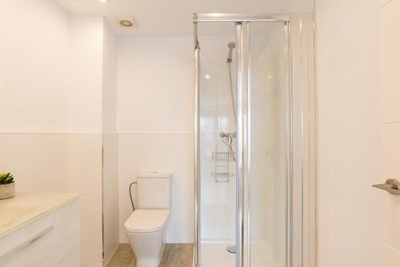 Urbe10 Angel Ganivet 2 Bedrooms Apartment - image 14