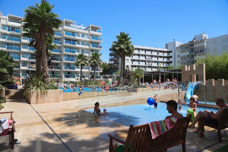 Apartment with Sea View image 2