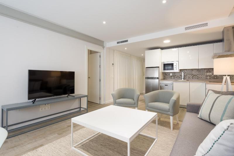 Puerto de Málaga Premium 3 Bedrooms Apartment - image 8