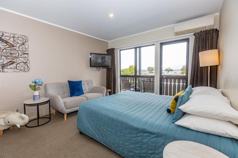 Le Chalet Suisse Motel Taupo - image 42