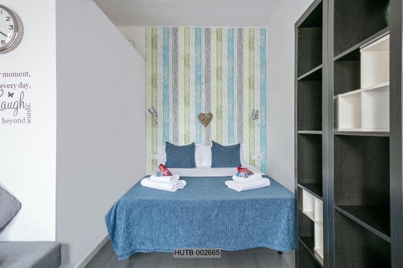 Alcam Pau Claris - image 16