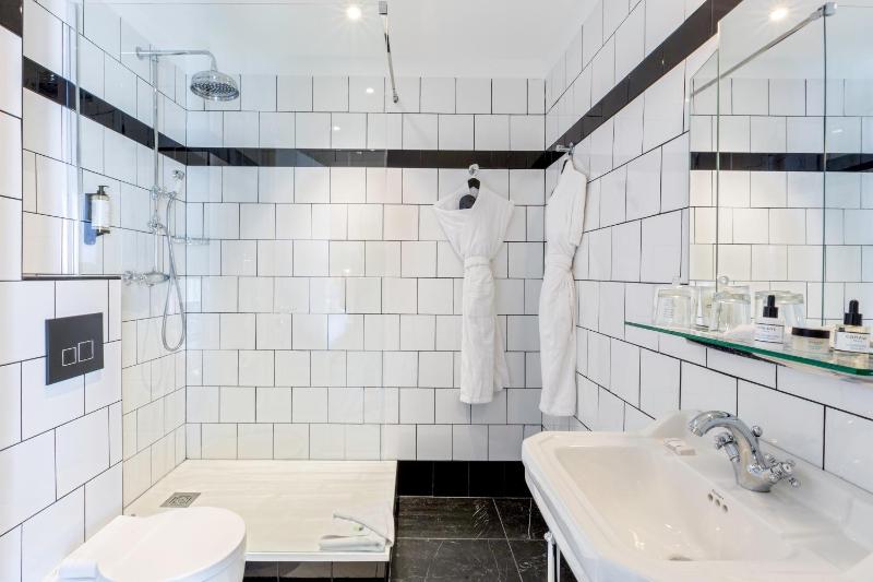 Executive Double Room image 4