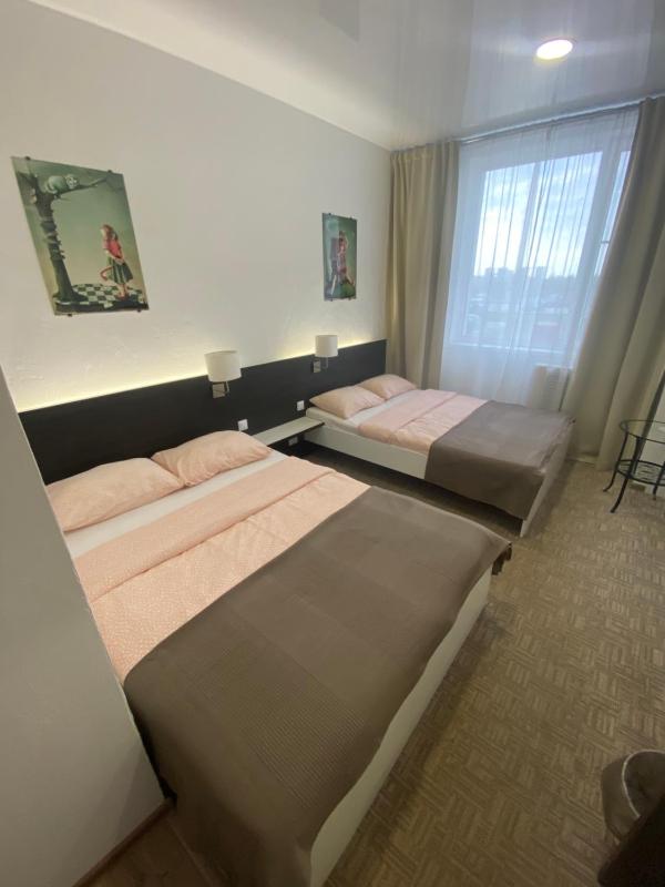 Twin Room image 2