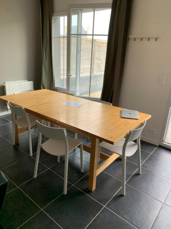Three-Bedroom Apartment with Terrace image 3