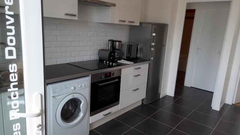 Three-Bedroom Apartment with Terrace image 2