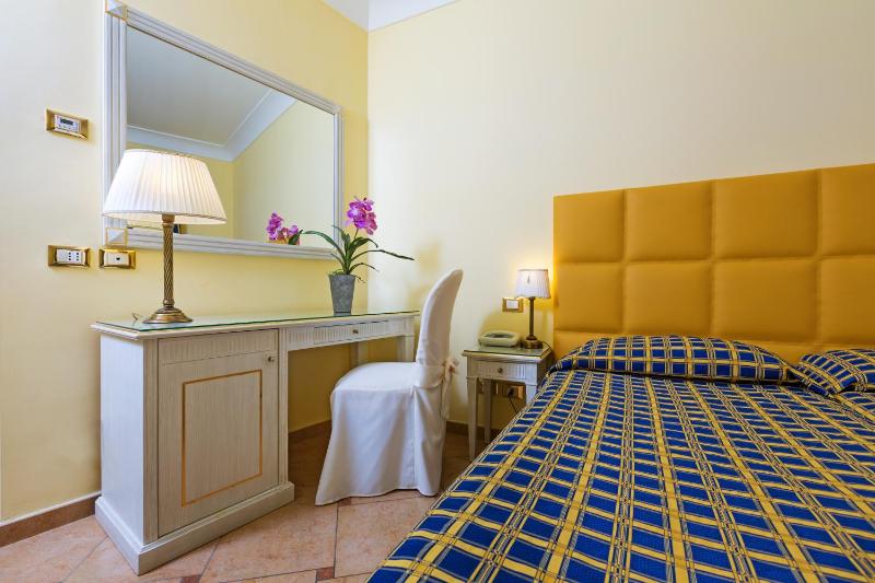 Economy Double or Twin Room image 4