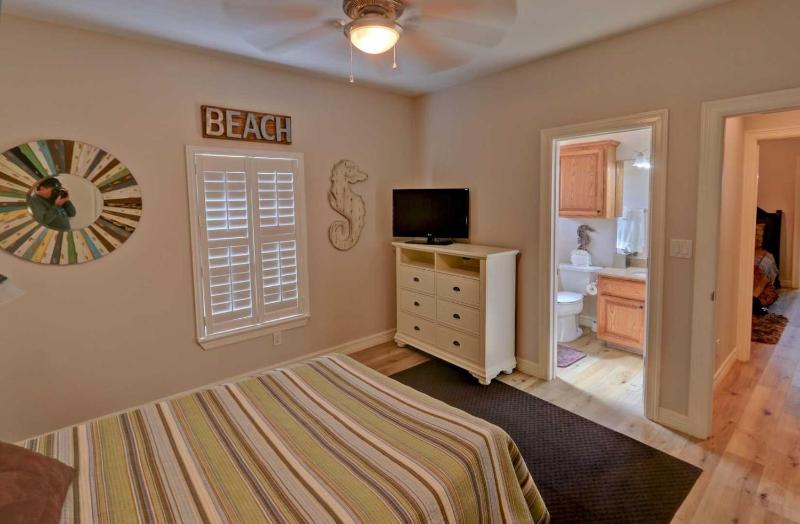 SEA GLASS 11 condo - image 16